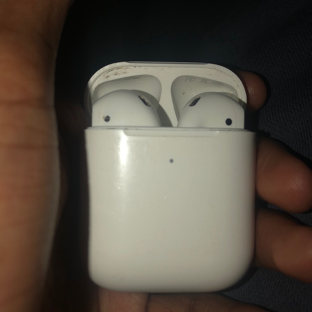 Apple air pods